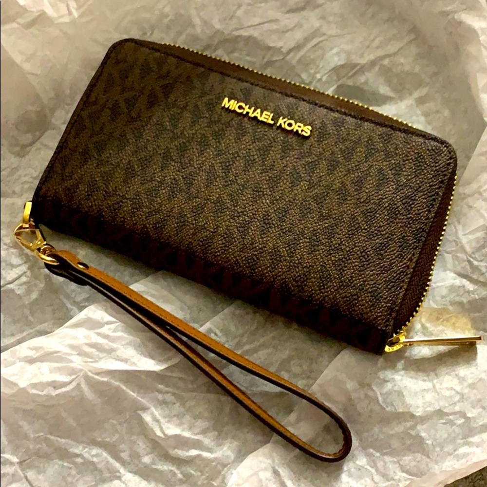 Micheal Kors wallet